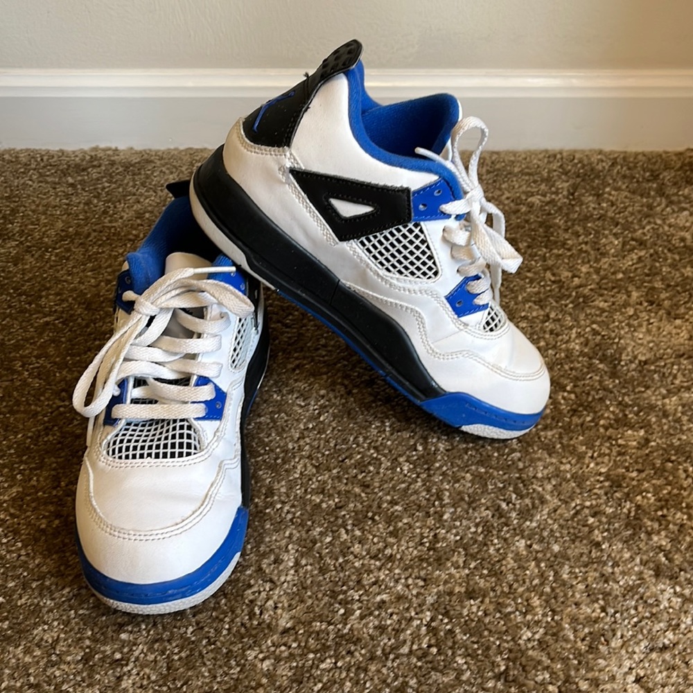 Jordan 4 Retro Motorsport